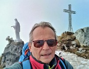 70 Alla Madonnina e croce di vetta dela Cornagera (1311 m)